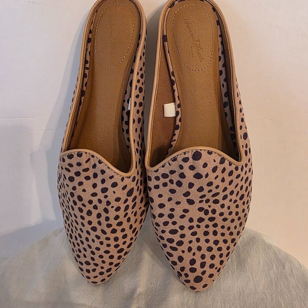 Universal Thread women's animal print slip-on flat shoe , size 6.5. - Picture 4 of 8